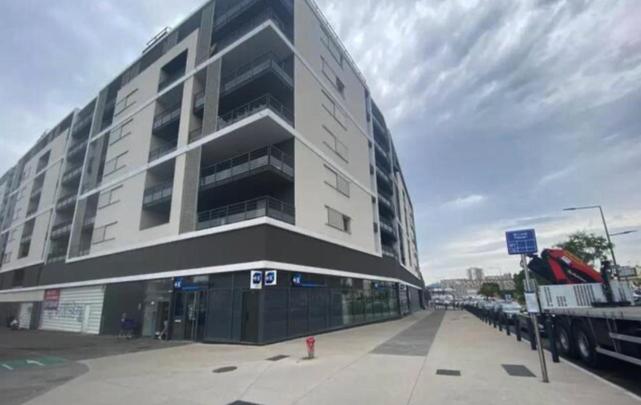 Appartement Spacieux Avec Grande Terrasse Marseille Luaran gambar